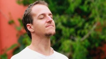 Entrevista com Oberom, professor de yoga e ativista pró-consciência entrevista com Oberom