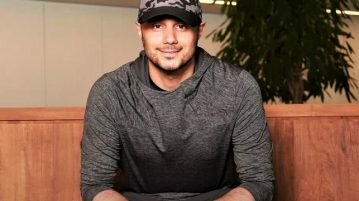 Príncipe Khaled assina contrato para levar cadeia de fast food vegano ao Oriente Médio fast food vegano